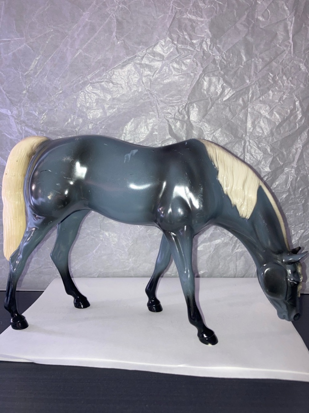 Vintage HARTLAND PLASTICS Blue/Gray w/White/Blonde GRAZING MARE Glossy 1960's - Picture 2 of 4